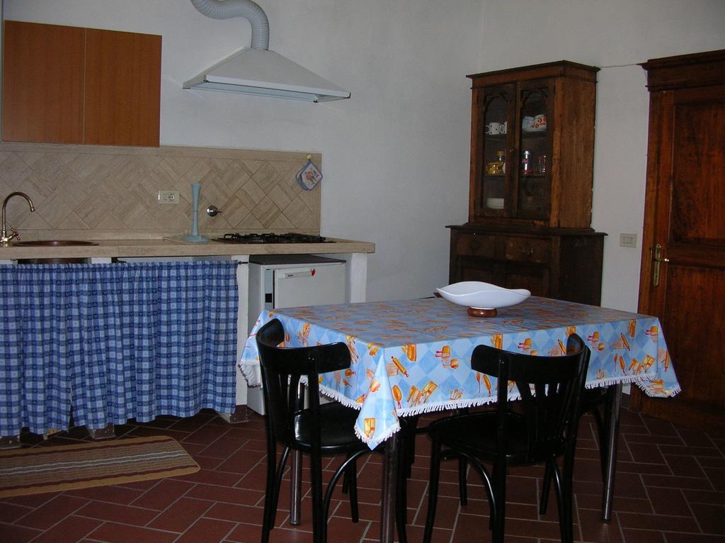 Borgo Vecchio Hotel Montalcino Ruang foto