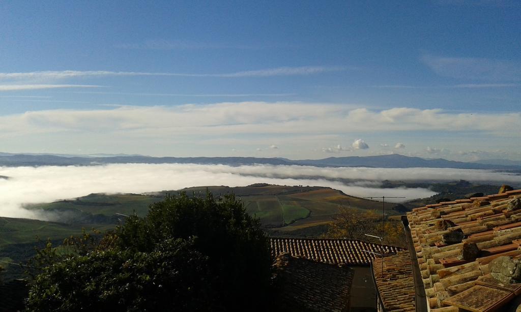 Borgo Vecchio Hotel Montalcino Bagian luar foto